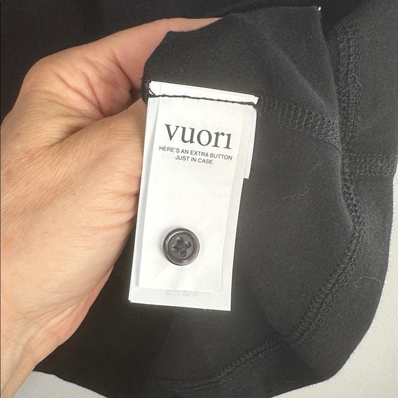 NEW Men’s Vuori Ever Performance Henley Black Large Active T-Shirt Buttery Soft - Picture 12 of 16